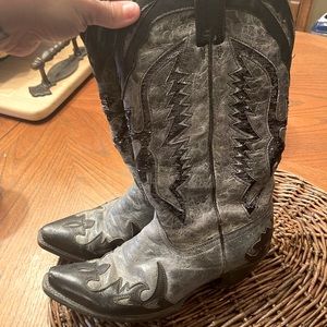 Corral boots size 9 grey with black accents